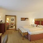 Staudacherhof In I Blick Aufs Zugspitzmassiv I Einzigartige Bayurvida Kueche Garmisch-Partenkirchen
