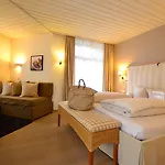 Staudacherhof In I Blick Aufs Zugspitzmassiv I Einzigartige Bayurvida Kueche Garmisch-Partenkirchen