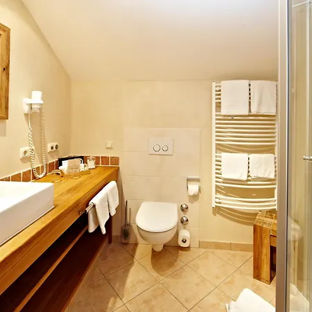 Hotell Staudacherhof In I Blick Aufs Zugspitzmassiv I Einzigartige Bayurvida Kueche 4*