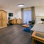Staudacherhof In I Blick Aufs Zugspitzmassiv I Einzigartige Bayurvida Kueche Γκάρμις-Παρτενκίρχεν