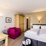 Staudacherhof In I Blick Aufs Zugspitzmassiv I Einzigartige Bayurvida Kueche 酒店
