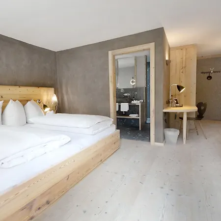 Staudacherhof In I Blick Aufs Zugspitzmassiv I Einzigartige Bayurvida Kueche Garmisch-Partenkirchen