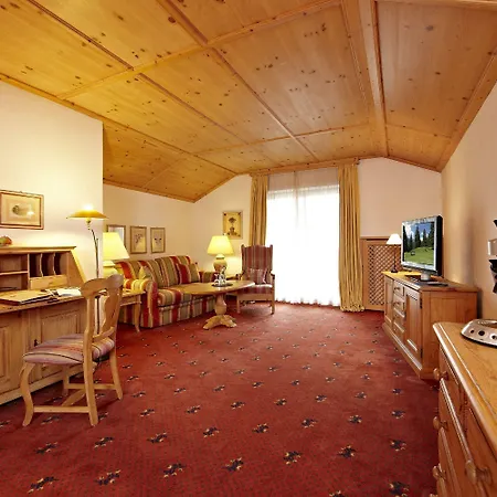 Staudacherhof In I Blick Aufs Zugspitzmassiv I Einzigartige Bayurvida Kueche Hotel