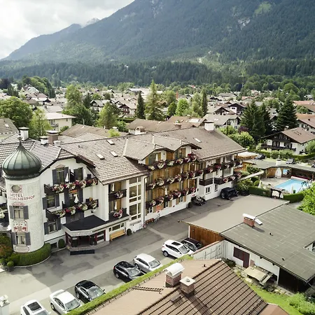 Hotel Staudacherhof In I Blick Aufs Zugspitzmassiv I Einzigartige Bayurvida Kueche Garmisch-Partenkirchen