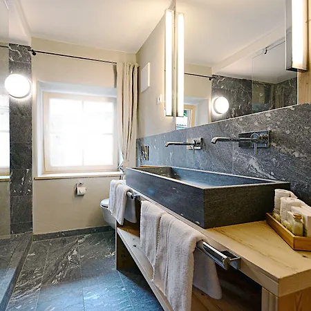 Hotel Staudacherhof In I Blick Aufs Zugspitzmassiv I Einzigartige Bayurvida Kueche Garmisch-Partenkirchen