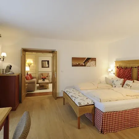 Staudacherhof In I Blick Aufs Zugspitzmassiv I Einzigartige Bayurvida Kueche Otel