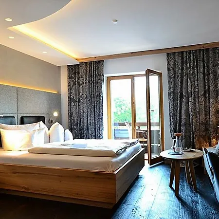 Staudacherhof In I Blick Aufs Zugspitzmassiv I Einzigartige Bayurvida Kueche Otel